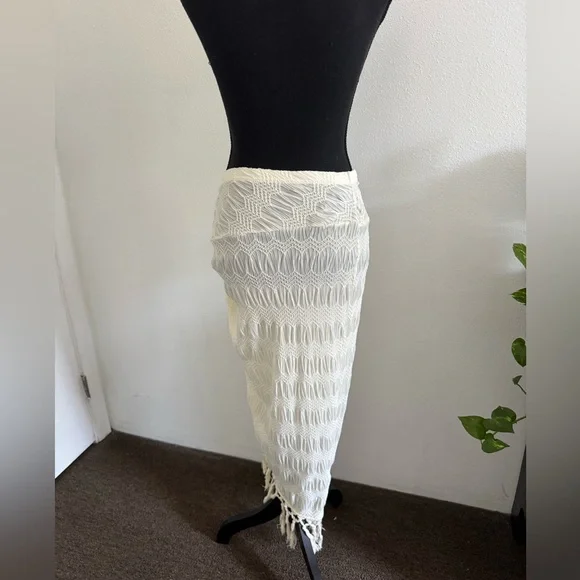 NWT SHEIN Cream Textured Skirt/Cover Up - Picture 3 of 7